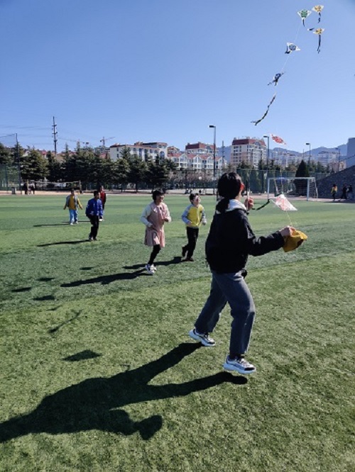 2放风筝2.jpg