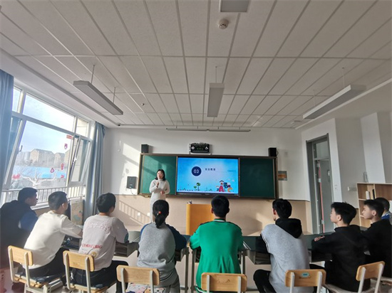 6对学生进行全面的安全培训.jpg