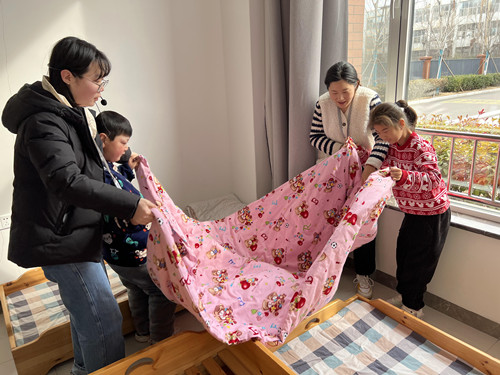 叠被子 (2)_副本.jpg 叠被子 (2)_副本.jpg