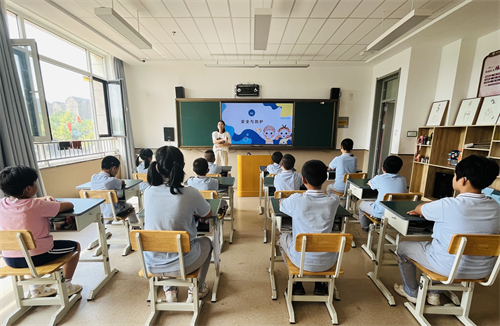 安全教育.jpg 安全教育.jpg