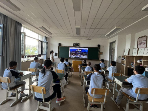 观看开学第一颗视频4_副本.png